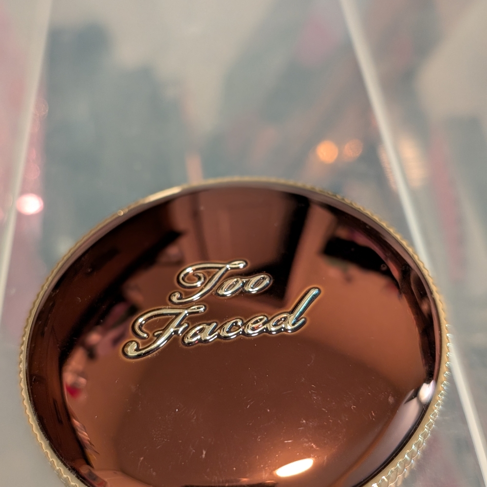 Too Faced Glossy Bronze Compact